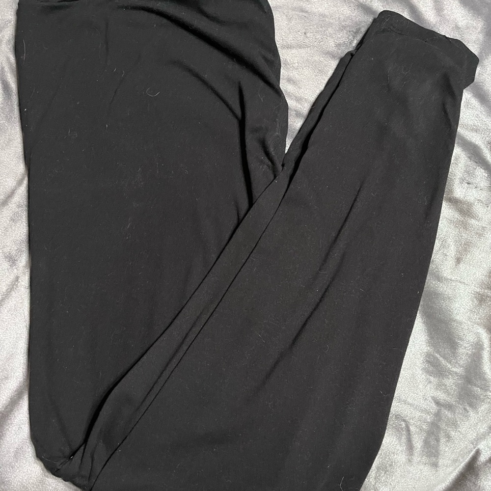 Super soft leggings black size 22